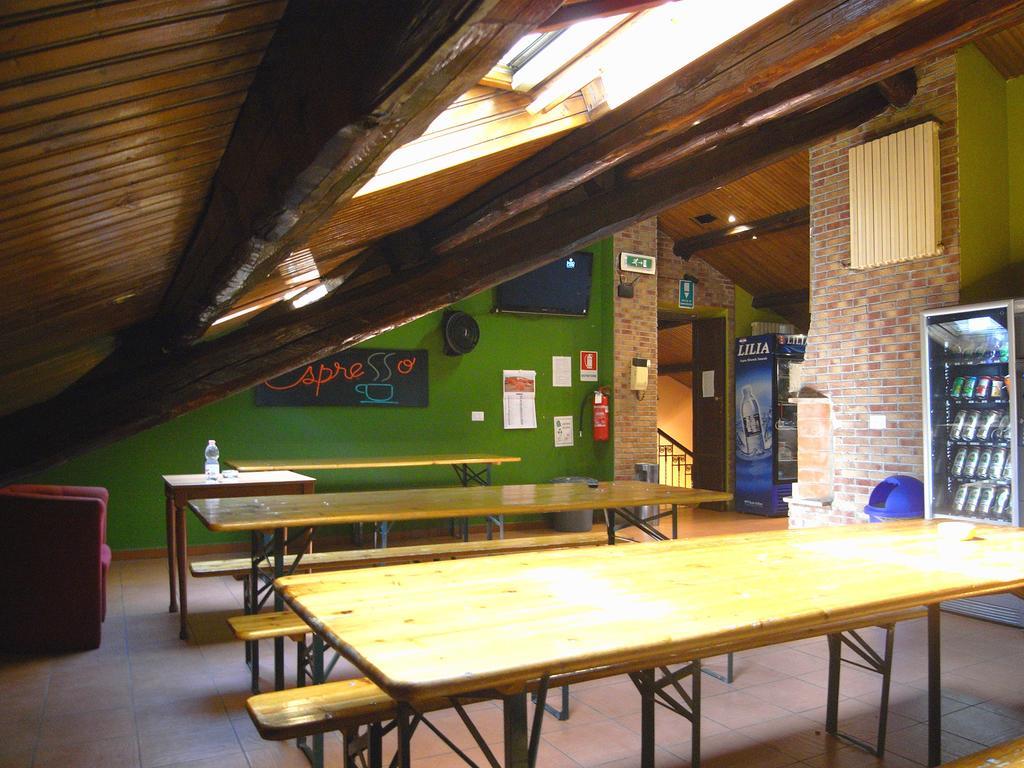 Hostel California Milaan Buitenkant foto
