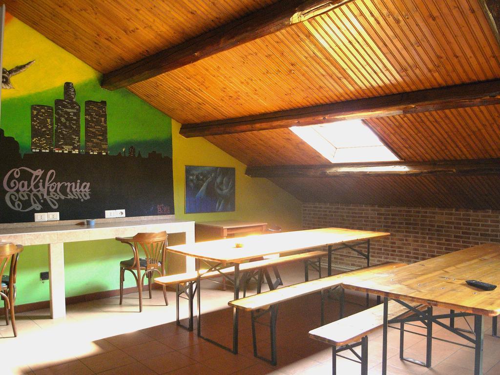 Hostel California Milaan Buitenkant foto