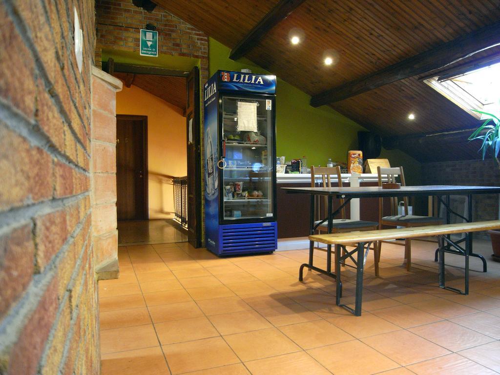 Hostel California Milaan Buitenkant foto