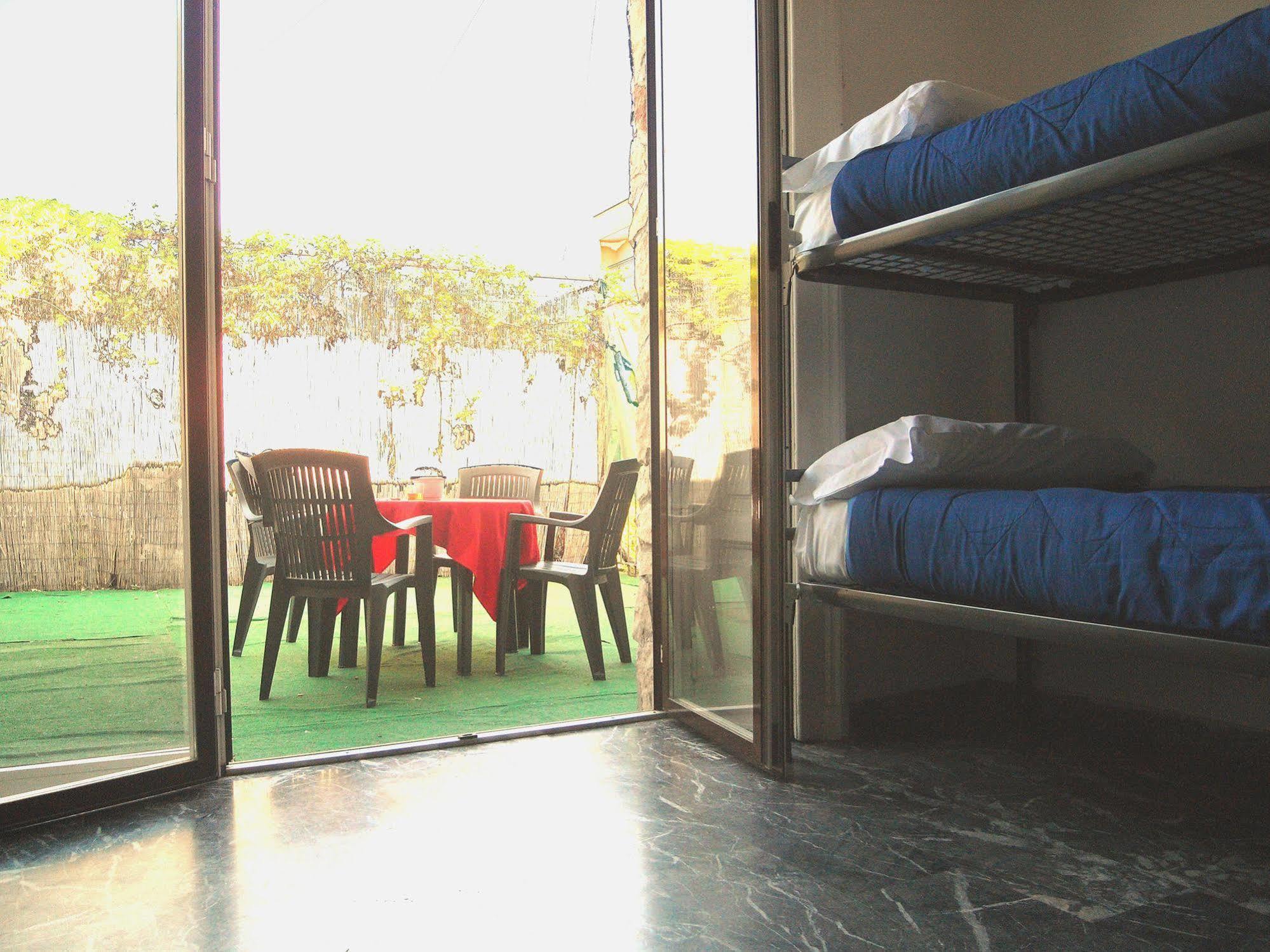 Hostel California Milaan Buitenkant foto