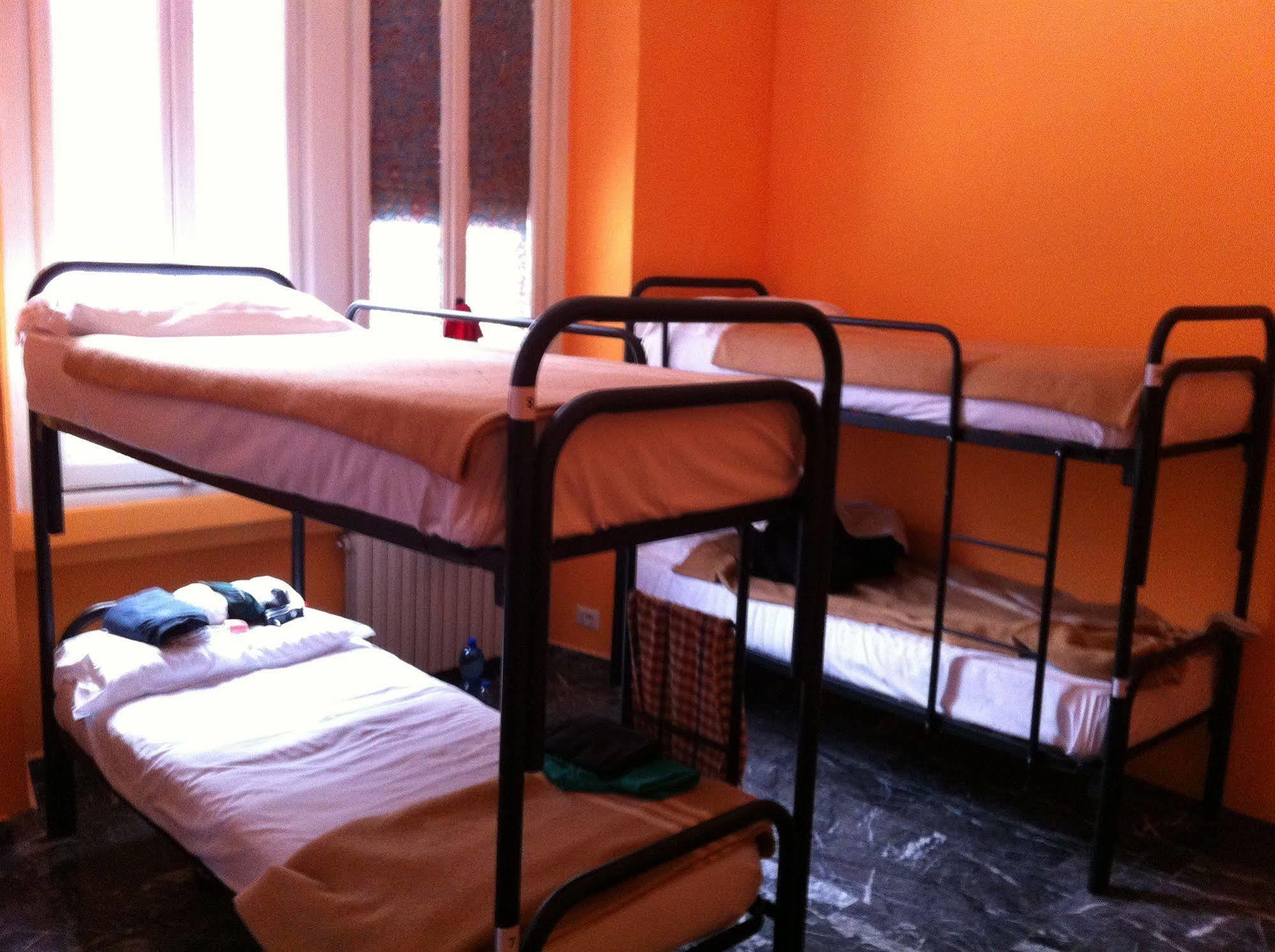 Hostel California Milaan Buitenkant foto